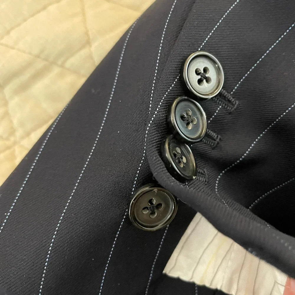 Ermenegildo Zegna Vintage 3-Button Pinstripe Trofeo Wool Jacket in Navy 44‎ L